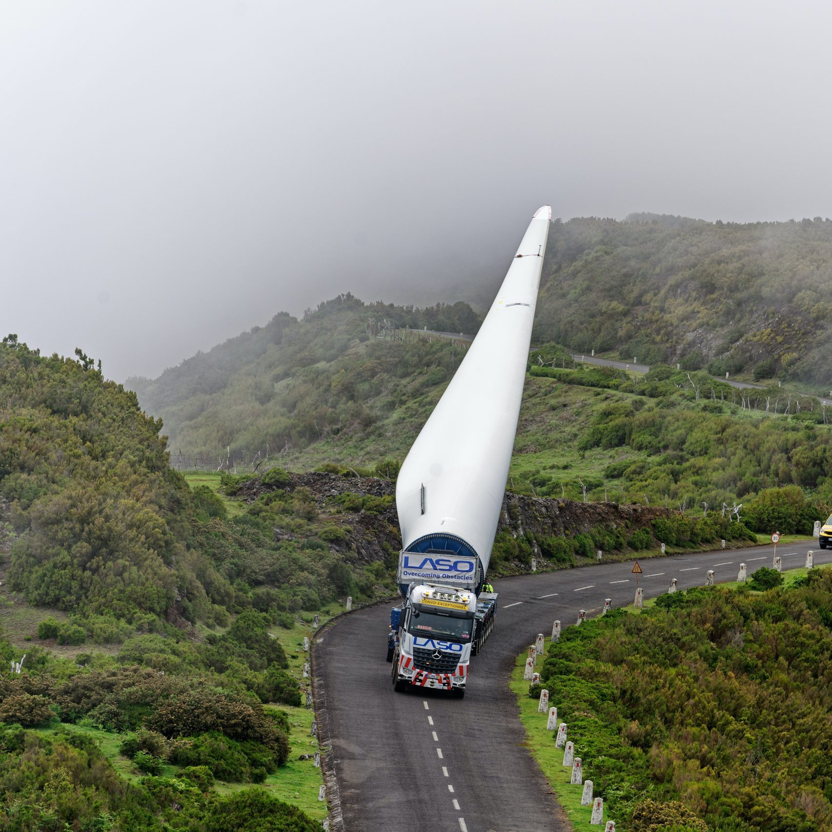 transporte terrestre pala eolica